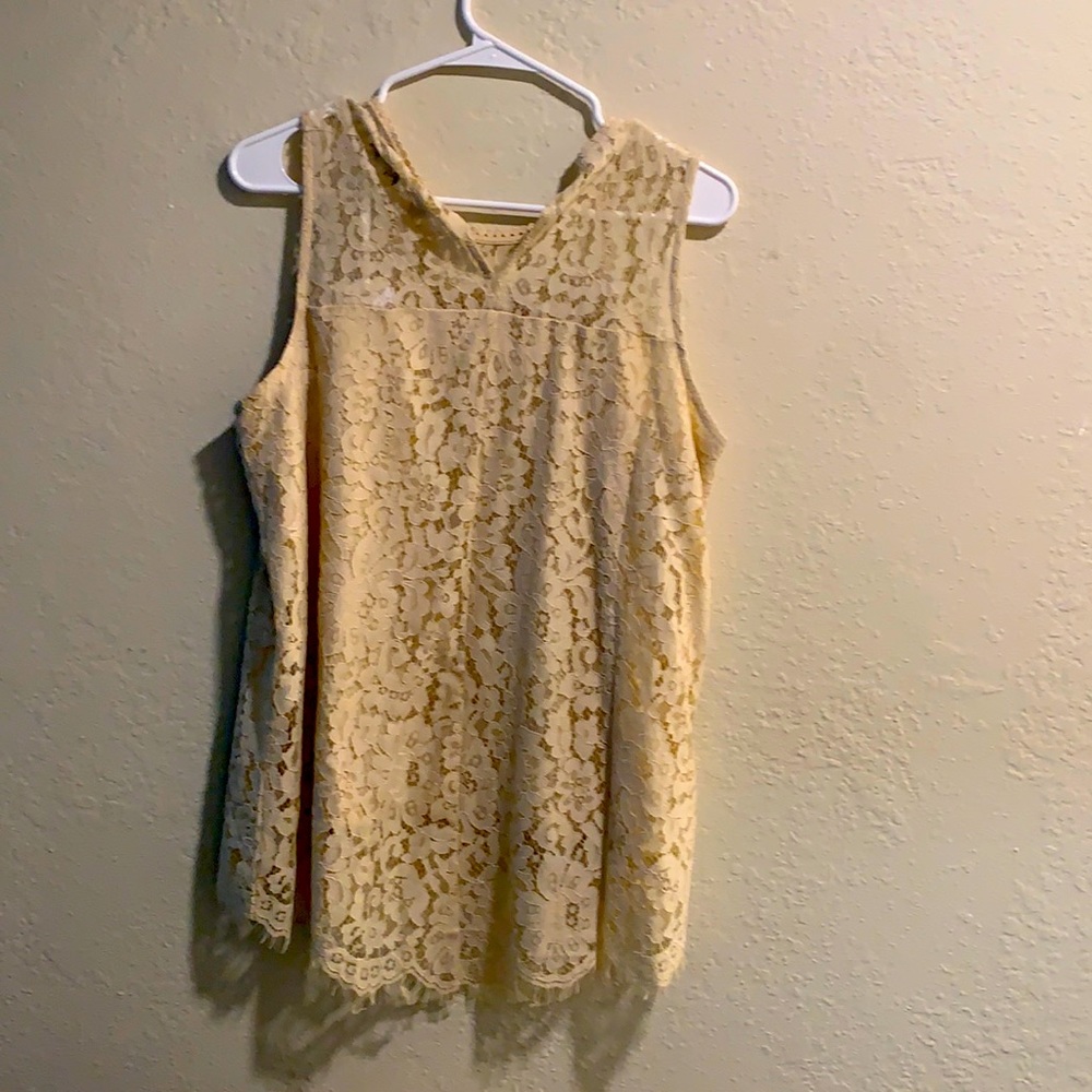 sleeveless top